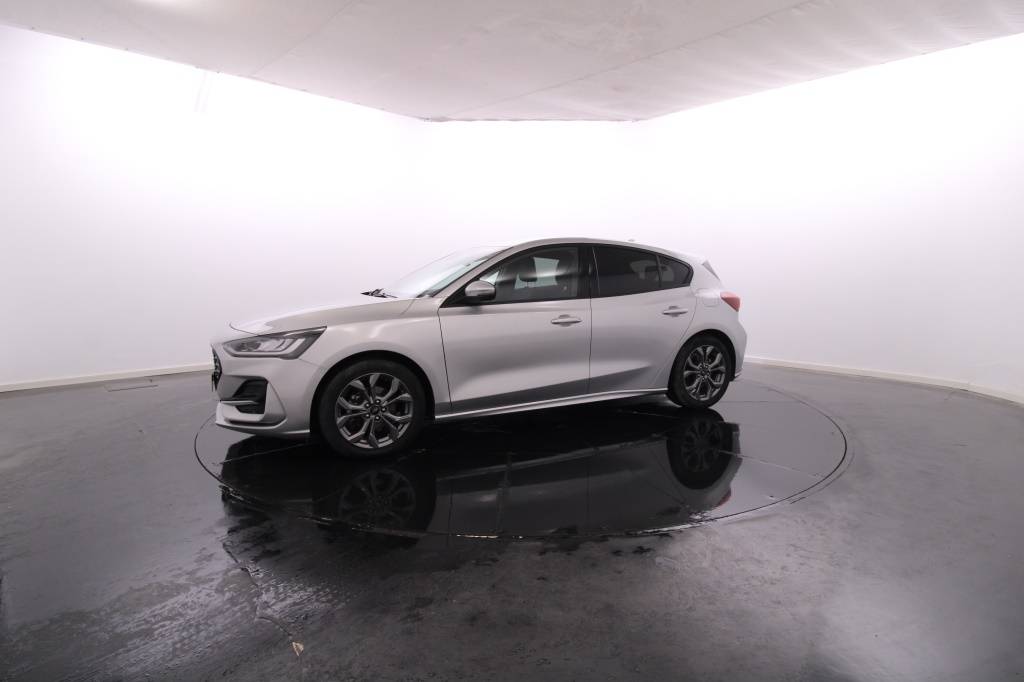 ford-focus-2023-hibrido-999cc