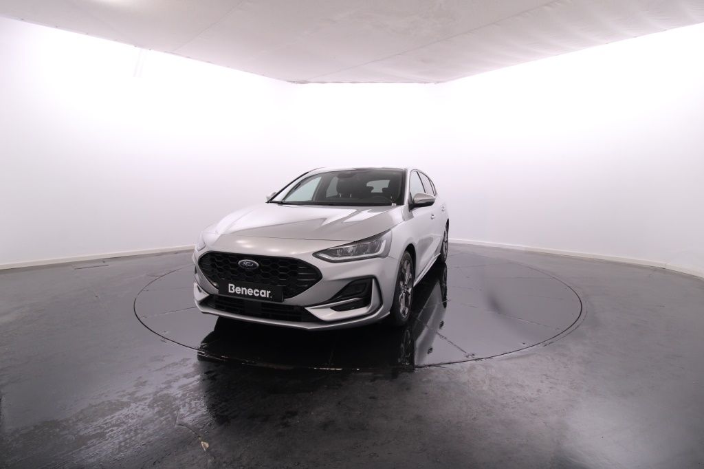 ford-focus-2023-hibrido-999cc