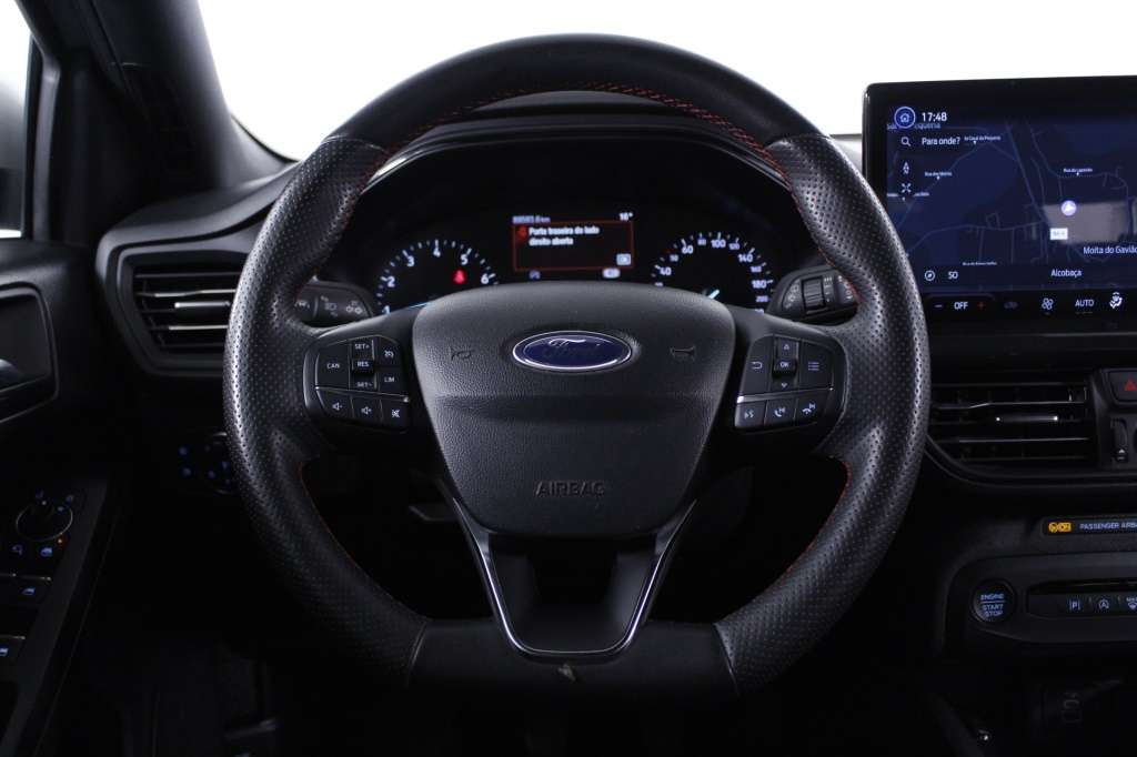 ford-focus-2023-hibrido-999cc