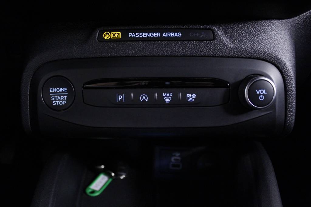 ford-focus-2023-hibrido-999cc