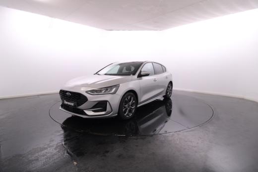 ford-focus-2023-hibrido-999cc
