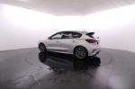 ford-focus-2023-hibrido-999cc