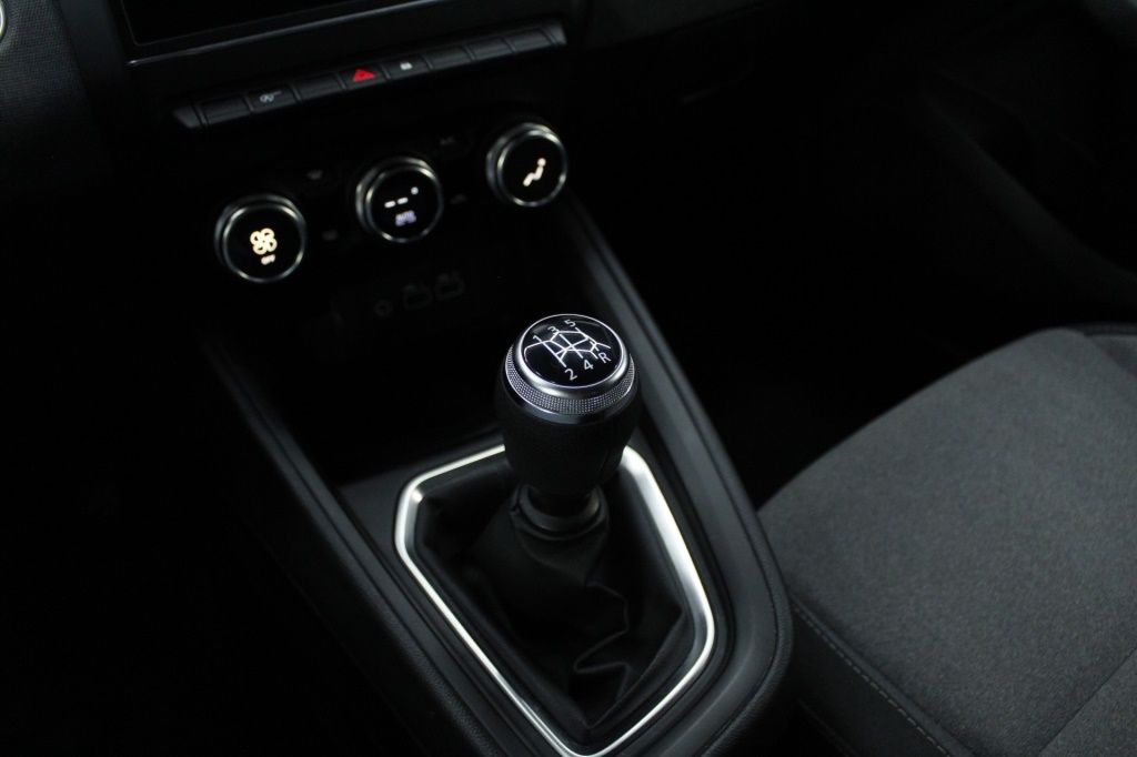 mitsubishi-colt-2024-gasolina-999cc
