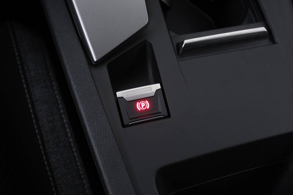 peugeot-308-2024-diesel-1499cc