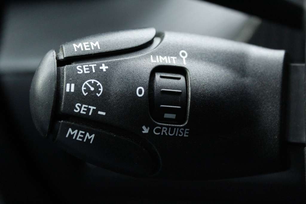 peugeot-208-2024-gasolina-1199cc