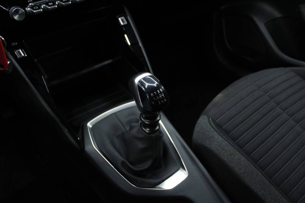 peugeot-208-2024-gasolina-1199cc