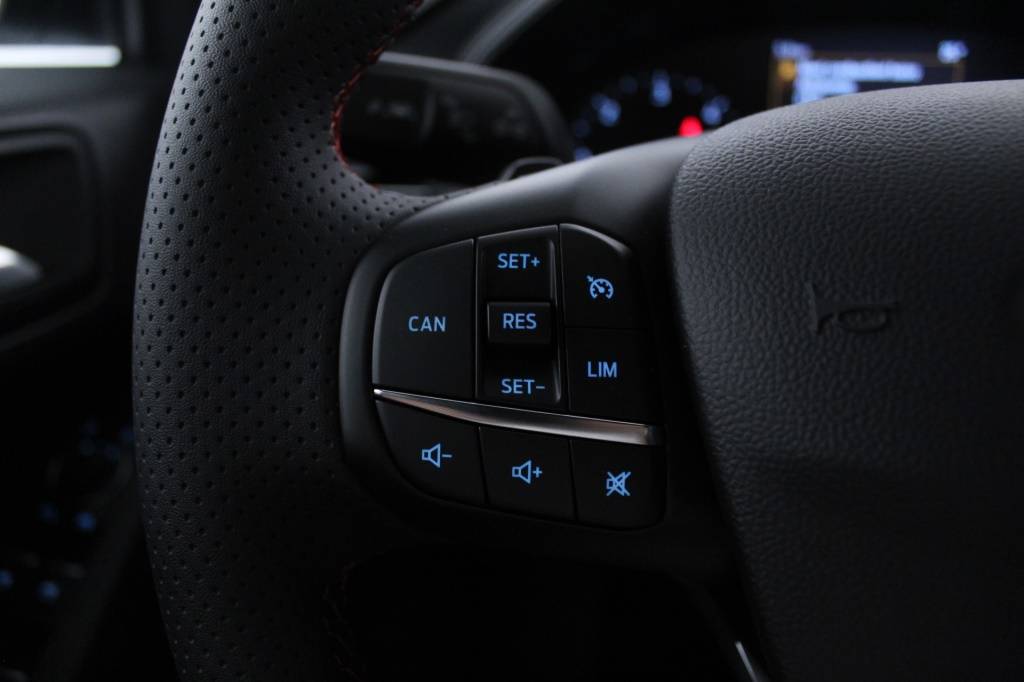 ford-focus-sw-2023-diesel-1499cc