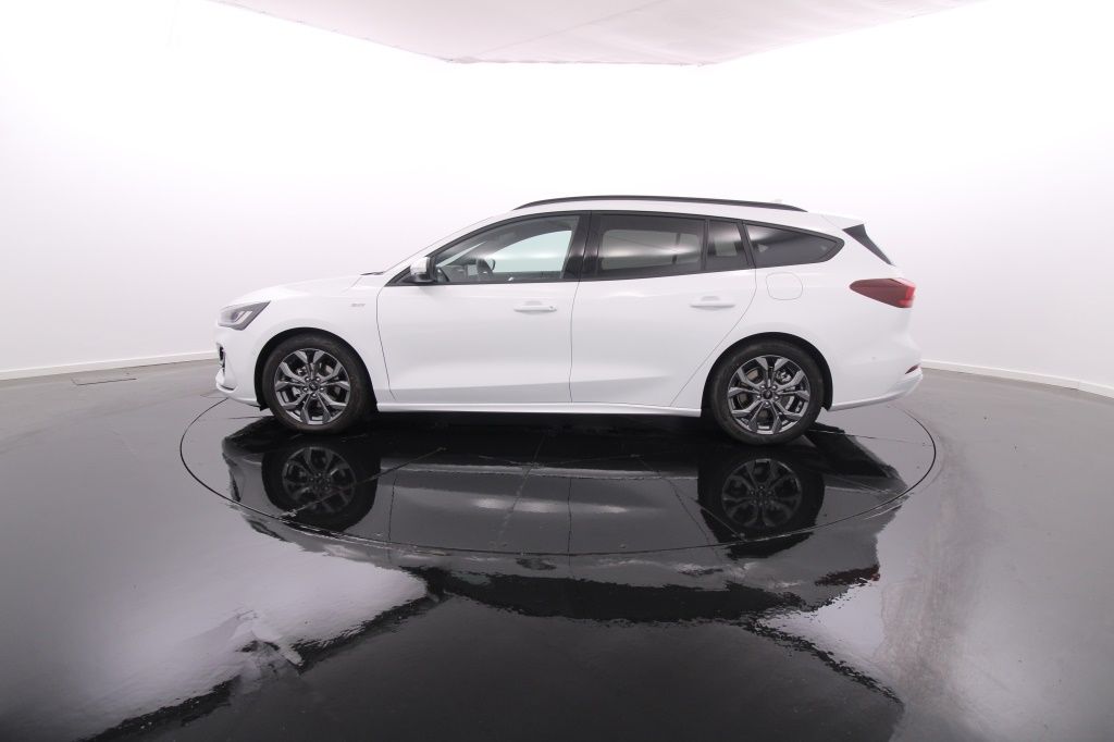 ford-focus-sw-2023-diesel-1499cc