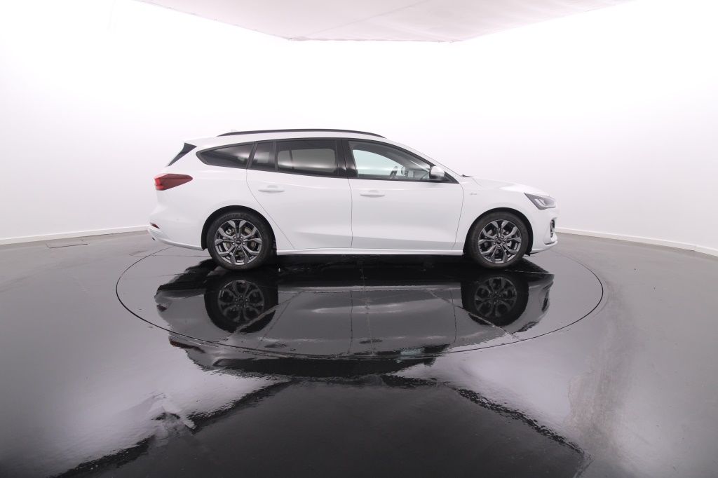 ford-focus-sw-2023-diesel-1499cc