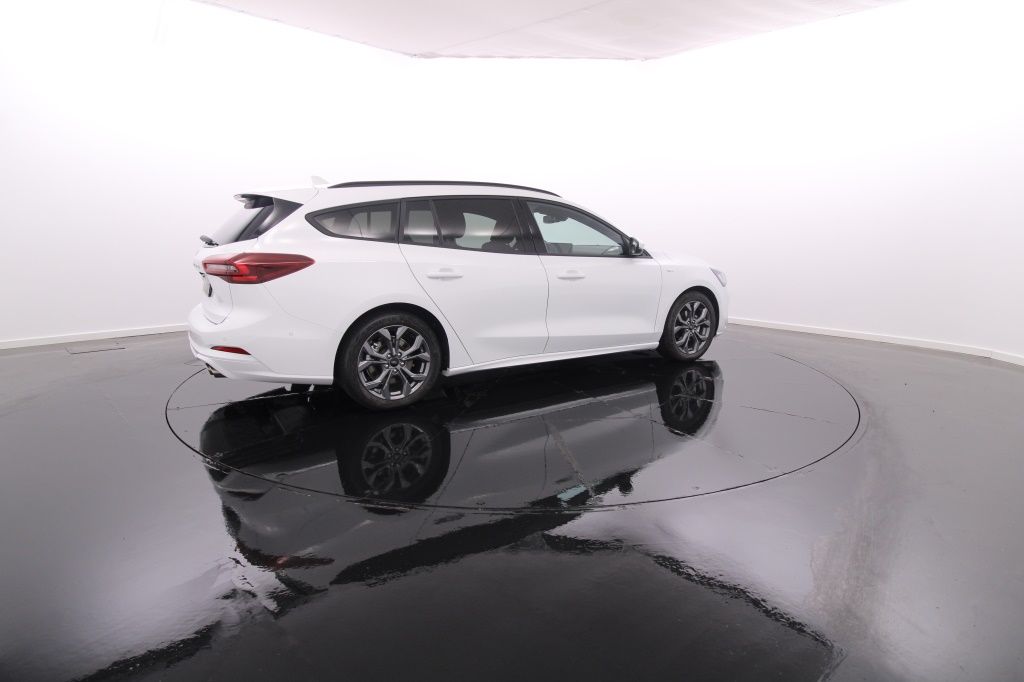 ford-focus-sw-2023-diesel-1499cc