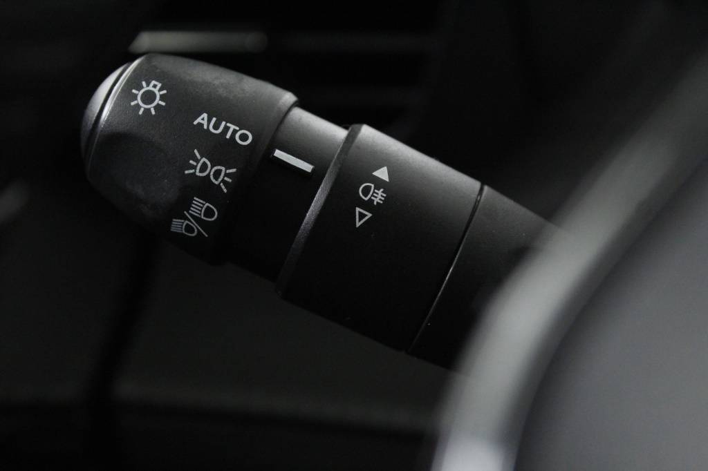 peugeot-2008-2024-gasolina-1199cc