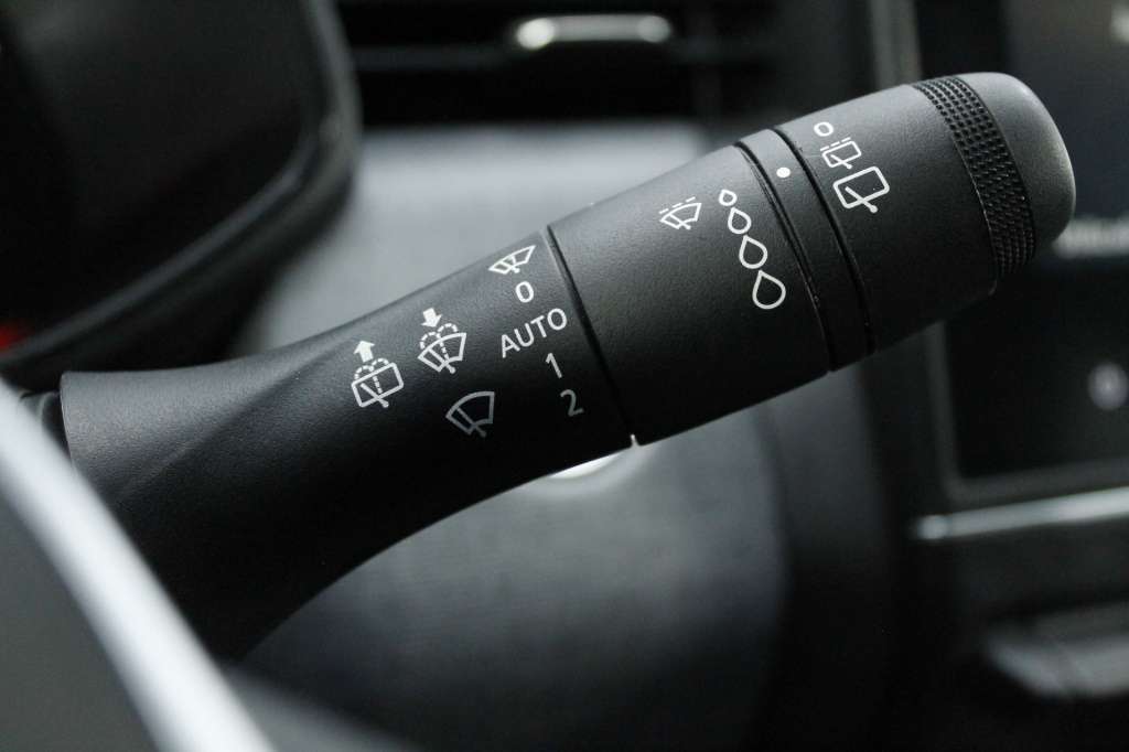 mitsubishi-colt-2024-gasolina-999cc