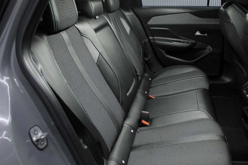 peugeot-308-sw-2024-gasolina-1199cc