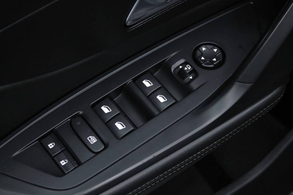 peugeot-308-sw-2024-gasolina-1199cc
