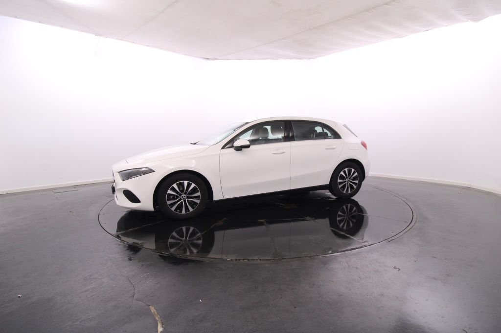 mercedes-benz-classe-a-2024-hibrido-1332cc