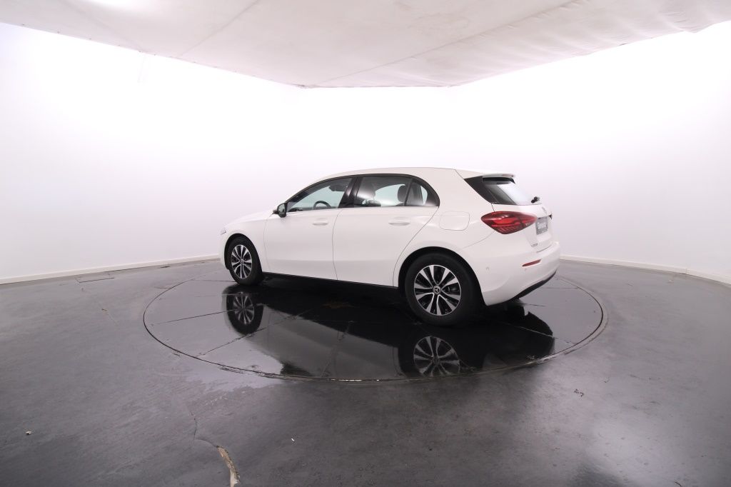 mercedes-benz-classe-a-2024-hibrido-1332cc