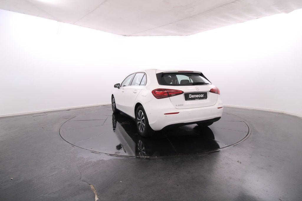 mercedes-benz-classe-a-2024-hibrido-1332cc