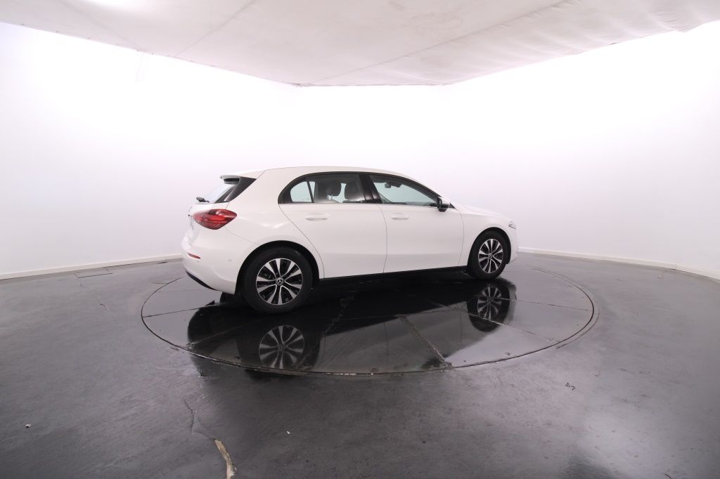 mercedes-benz-classe-a-2024-hibrido-1332cc