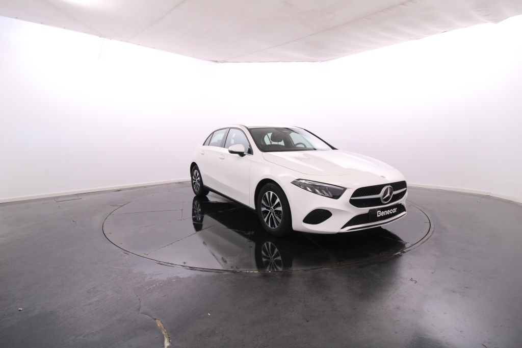 mercedes-benz-classe-a-2024-hibrido-1332cc