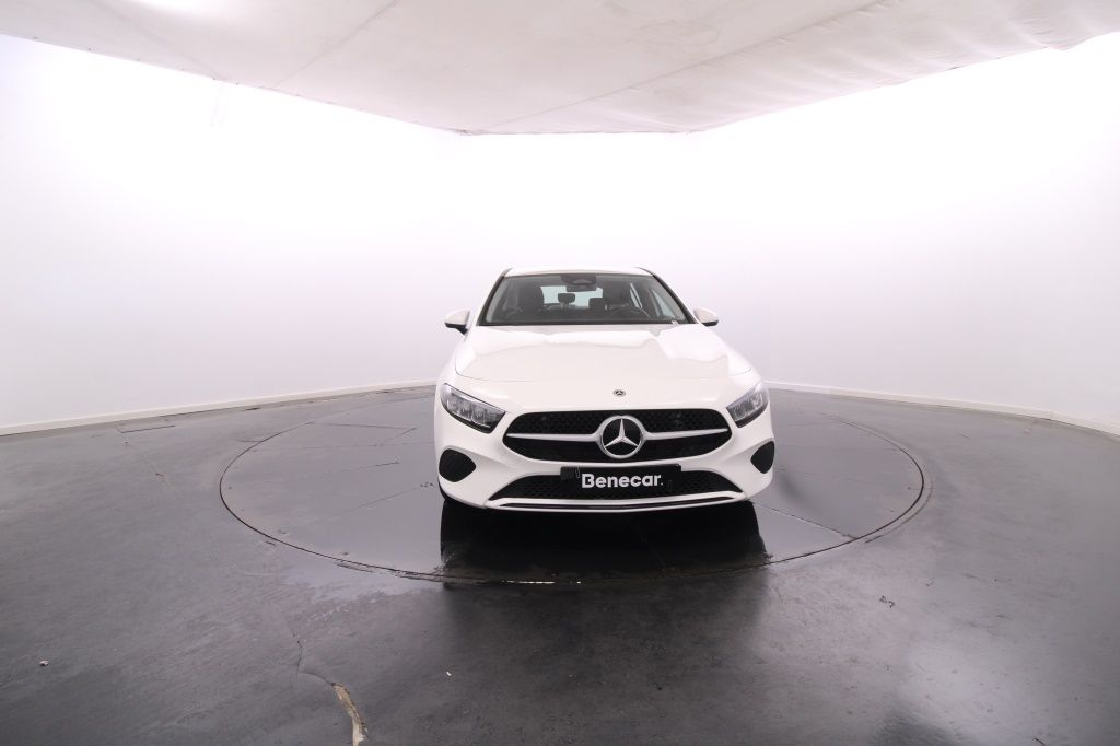 mercedes-benz-classe-a-2024-hibrido-1332cc