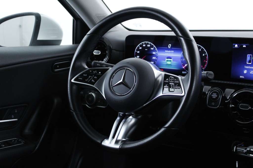 mercedes-benz-classe-a-2024-hibrido-1332cc