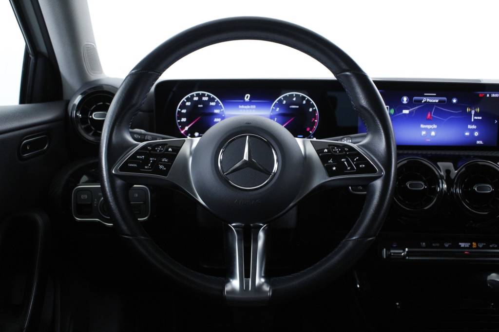 mercedes-benz-classe-a-2024-hibrido-1332cc