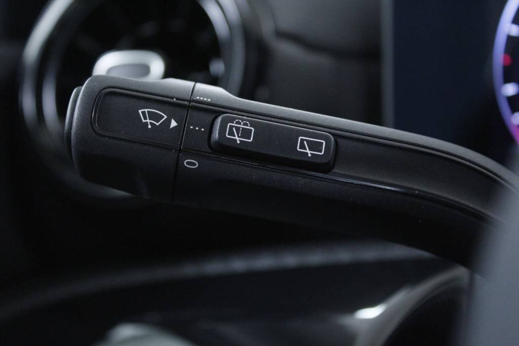 mercedes-benz-classe-a-2024-hibrido-1332cc