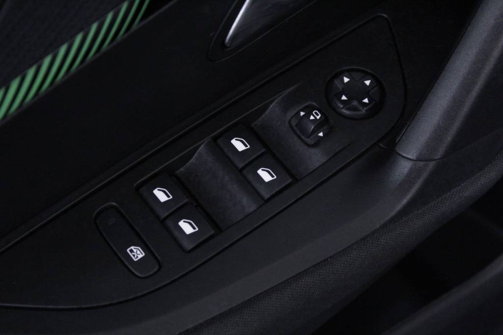 peugeot-2008-2024-gasolina-1199cc