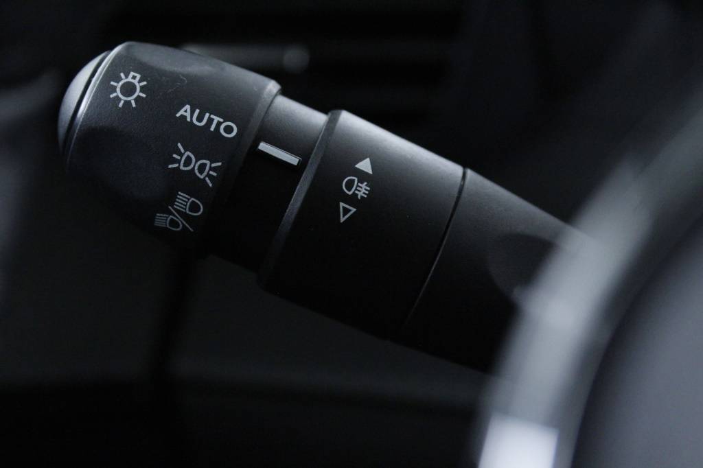 peugeot-2008-2024-gasolina-1199cc