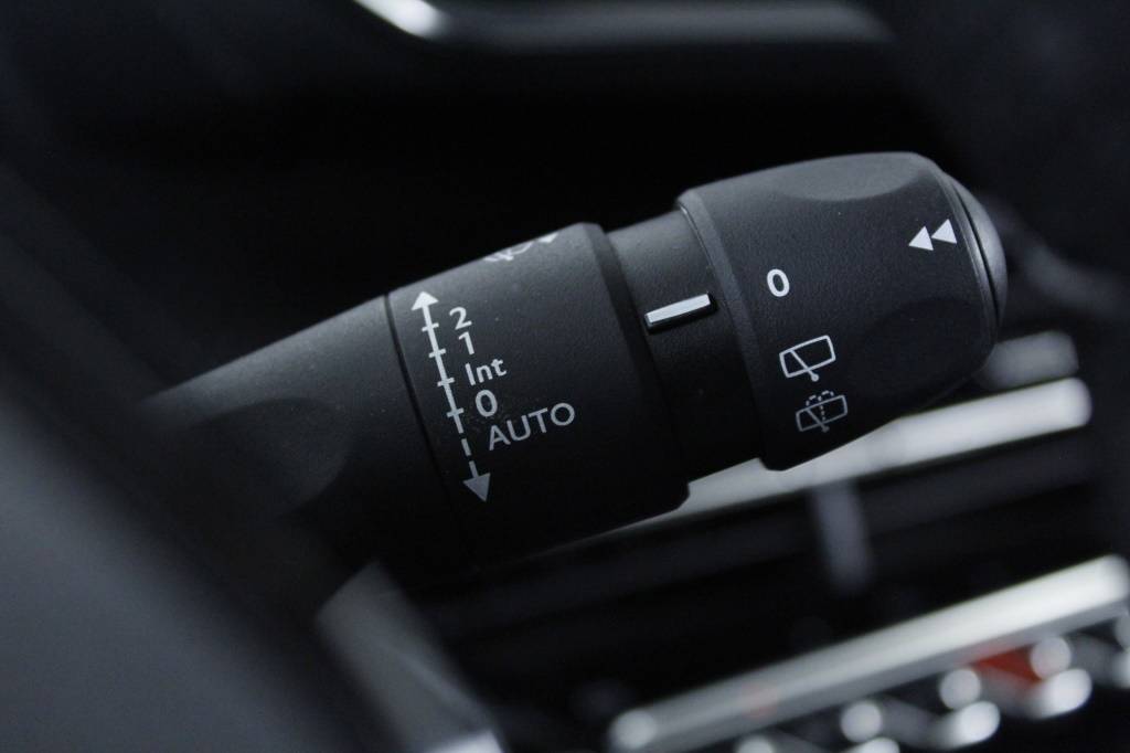 peugeot-2008-2024-gasolina-1199cc