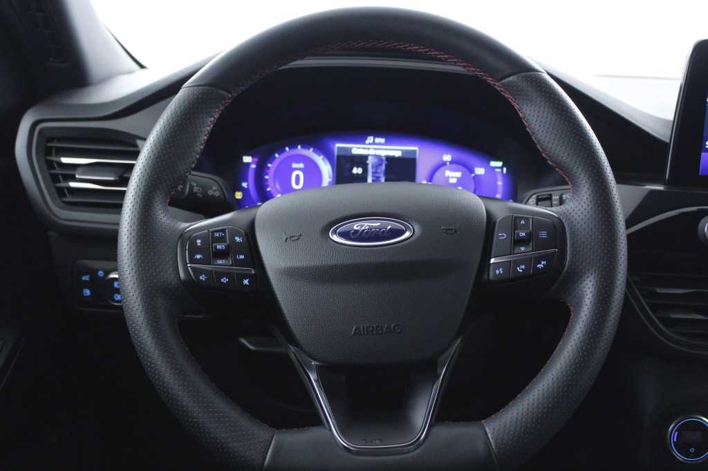 ford-kuga-2022-hibrido-2488cc