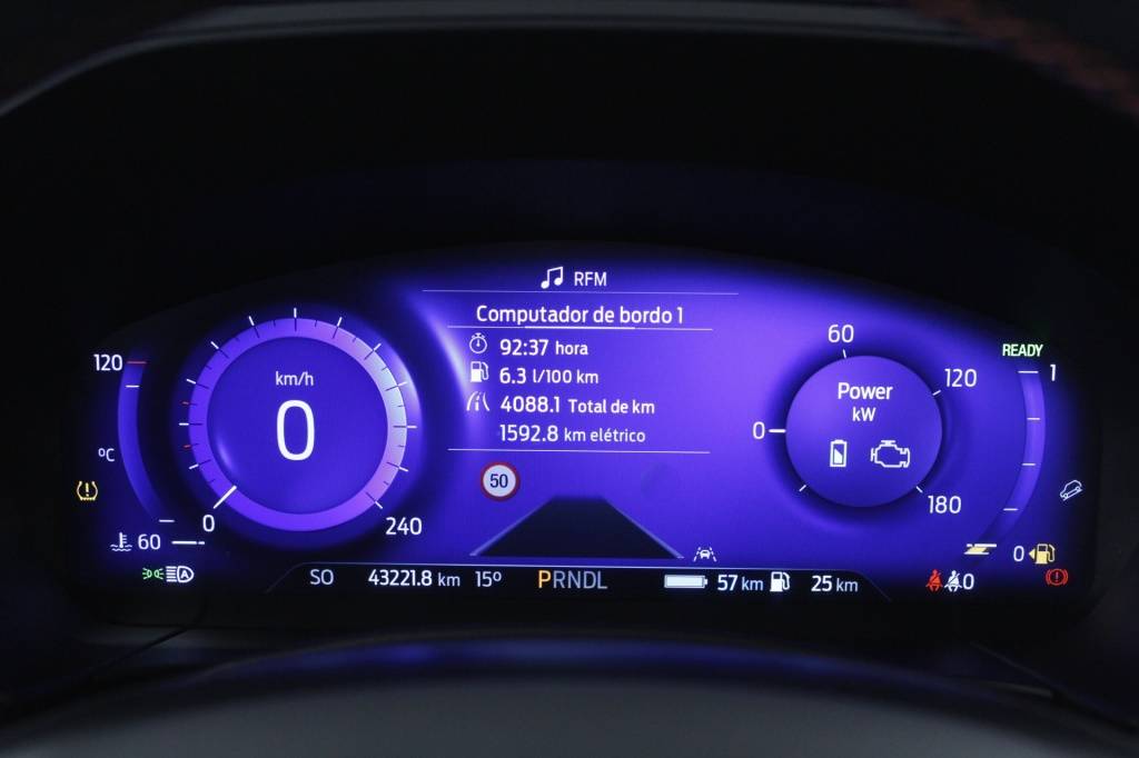 ford-kuga-2022-hibrido-2488cc