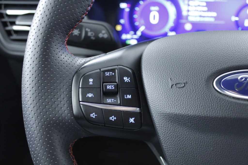 ford-kuga-2022-hibrido-2488cc