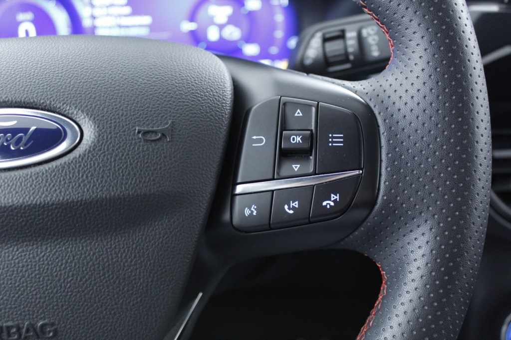 ford-kuga-2022-hibrido-2488cc
