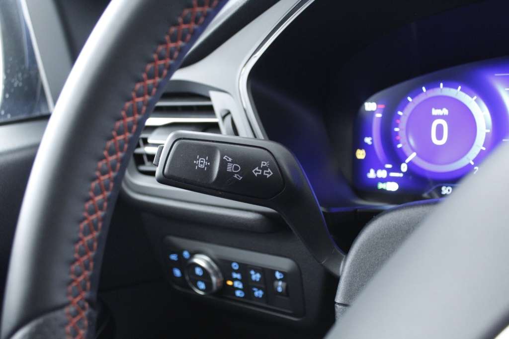 ford-kuga-2022-hibrido-2488cc