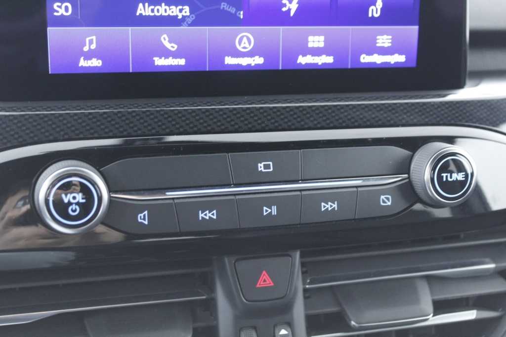 ford-kuga-2022-hibrido-2488cc