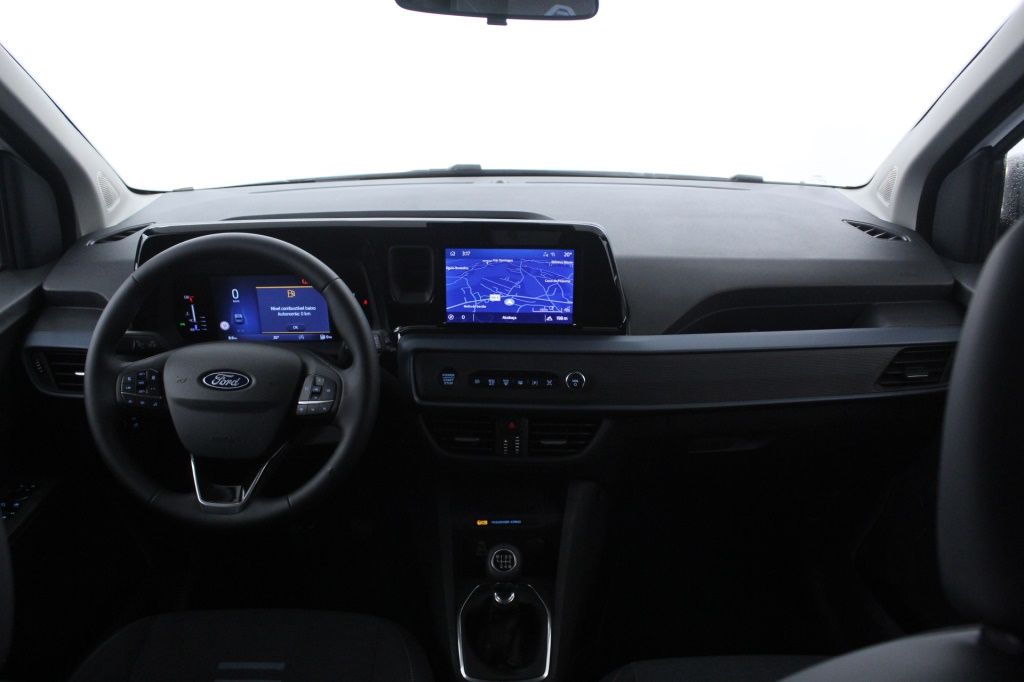 ford-tourneo-2024-gasolina-999cc