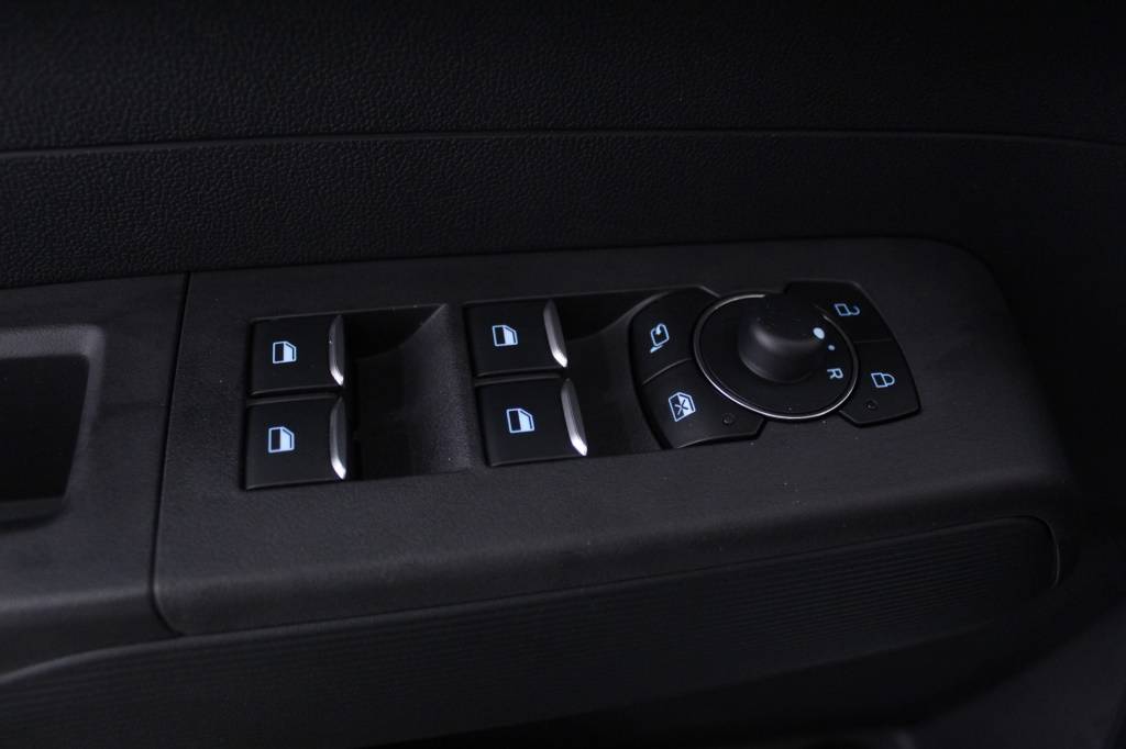 ford-tourneo-2024-gasolina-999cc