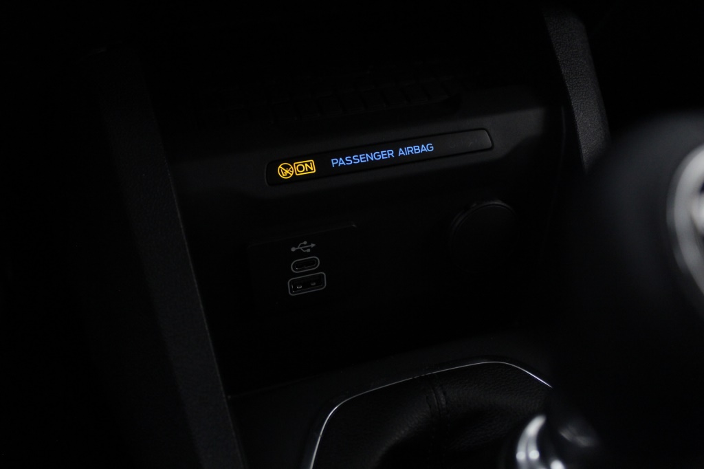ford-tourneo-2024-gasolina-999cc
