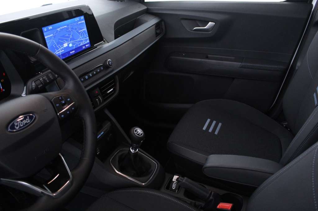 ford-tourneo-2024-gasolina-999cc
