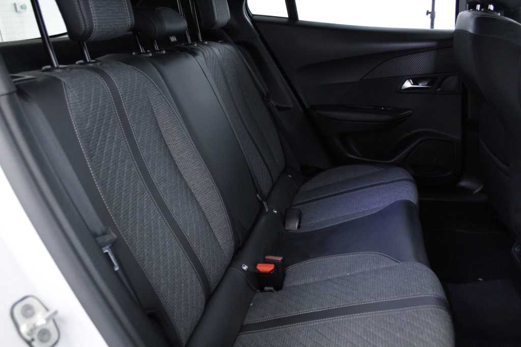 peugeot-2008-2024-gasolina-1199cc
