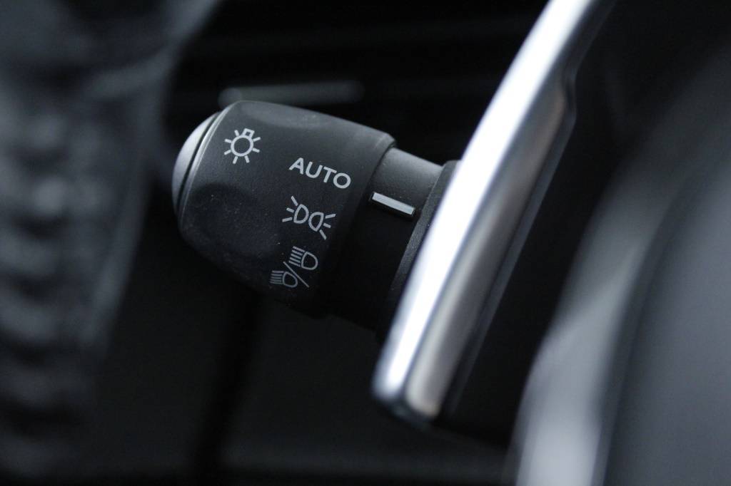 peugeot-2008-2024-gasolina-1199cc