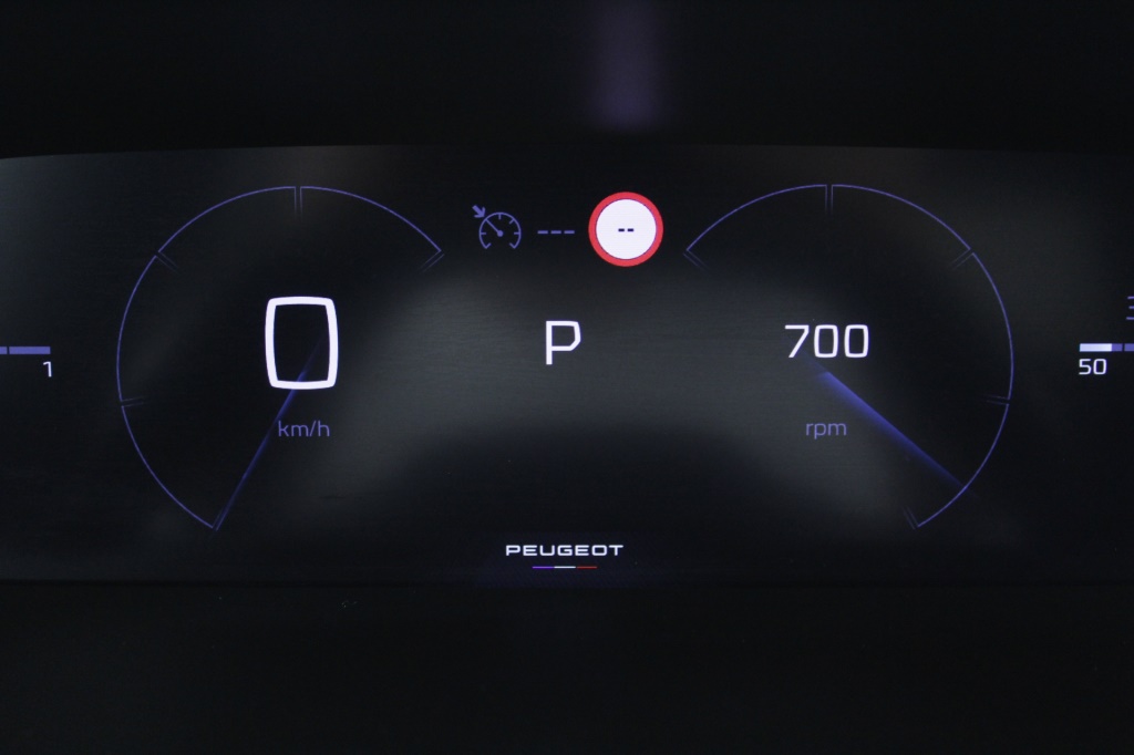 peugeot-2008-2024-gasolina-1199cc