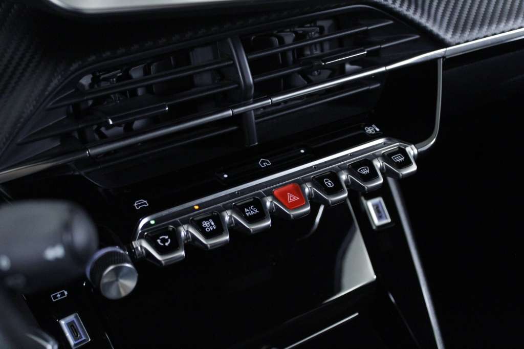 peugeot-2008-2024-gasolina-1199cc