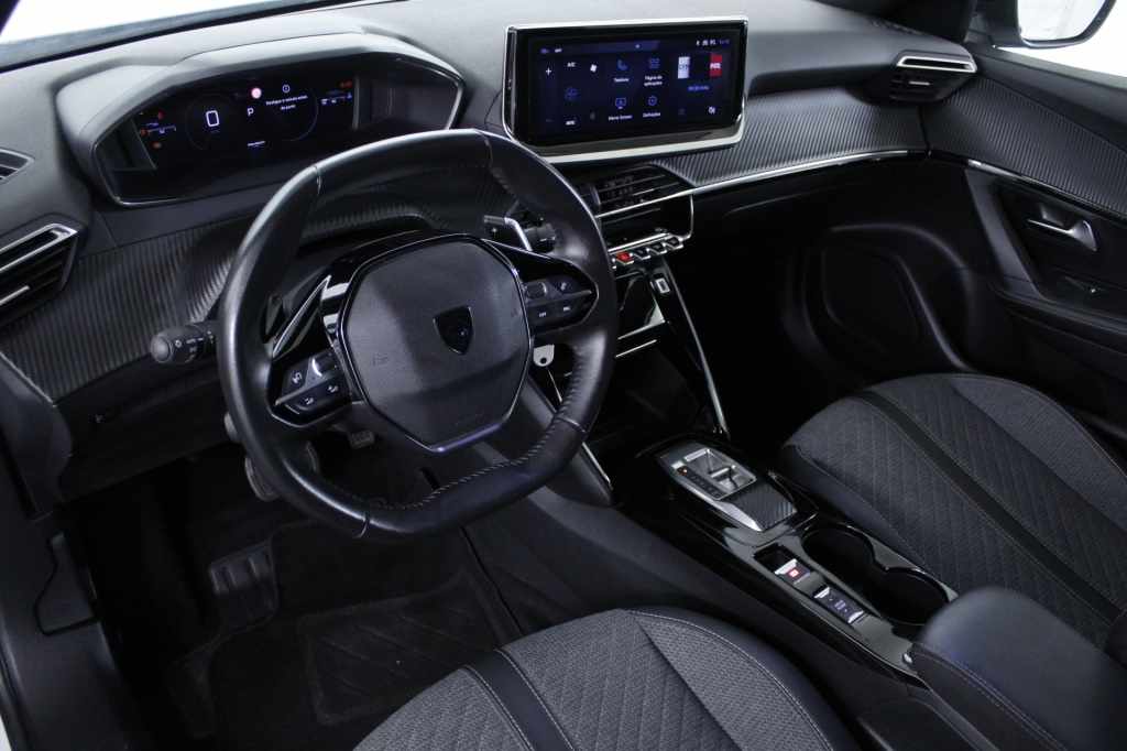 peugeot-2008-2024-gasolina-1199cc