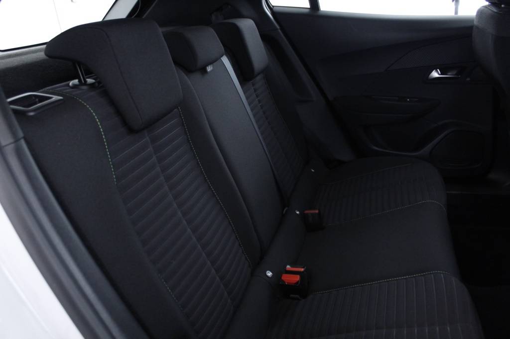 peugeot-2008-2024-gasolina-1199cc
