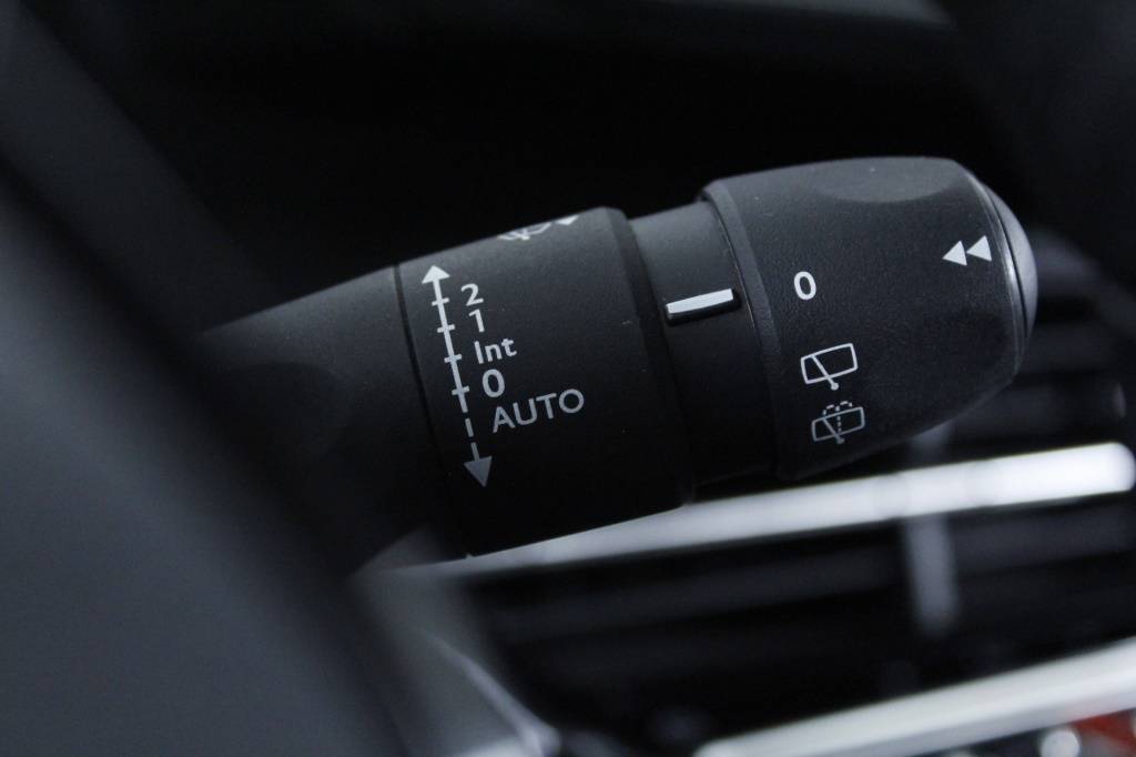 peugeot-2008-2024-gasolina-1199cc