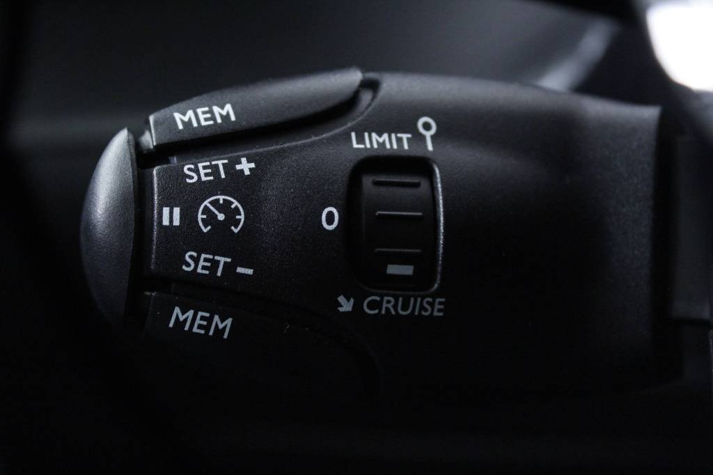 peugeot-208-2024-gasolina-1199cc