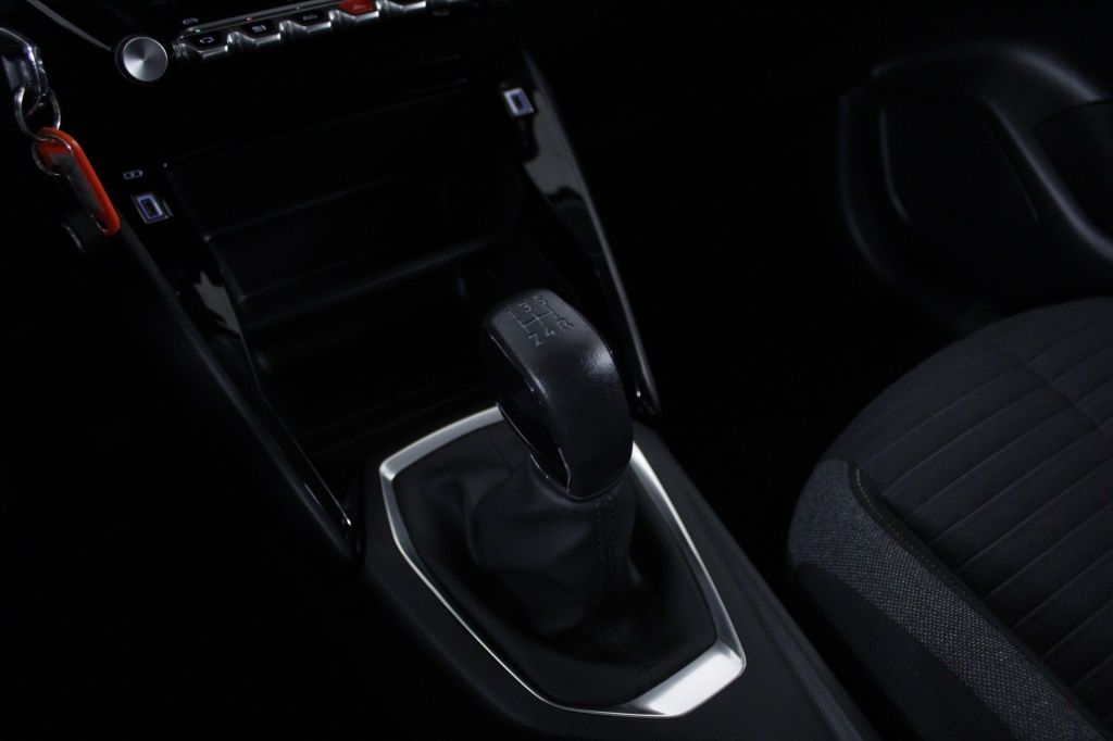 peugeot-208-2024-gasolina-1199cc
