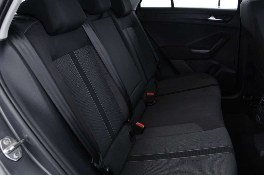 volkswagen-t-roc-2024-gasolina-999cc